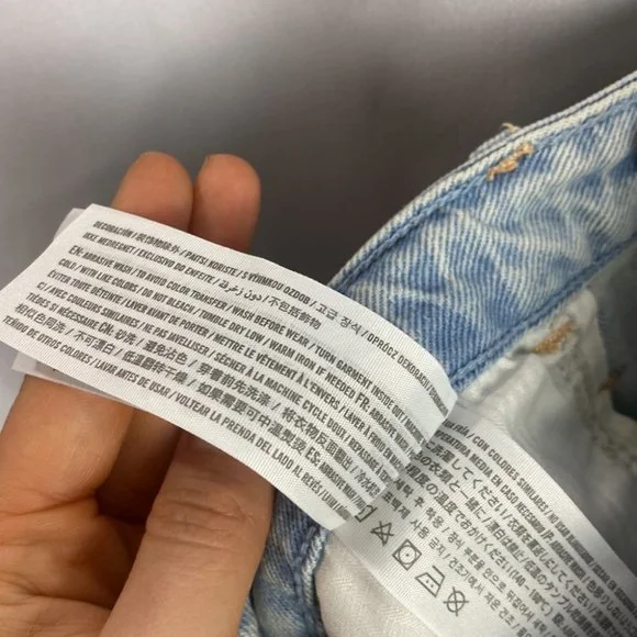 Hollister Ultra High Rise Mom Jeans Light Wash Distressed - Size 7R - 28 - Picture 10 of 10